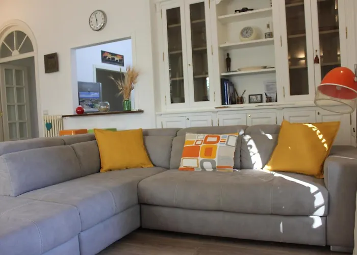 Casina Elio - Charming Villa With Private Garden & Parking